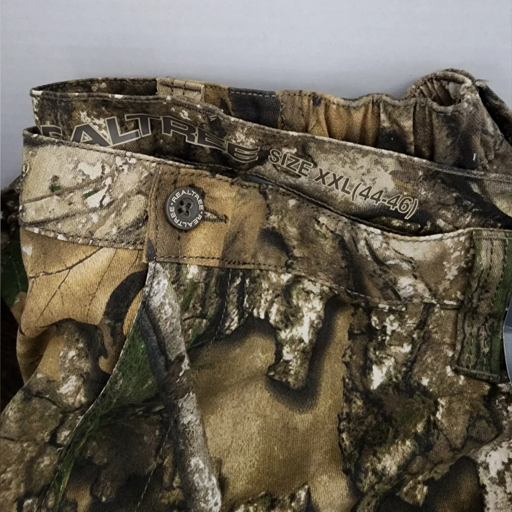 NWT Realtree Brand 6 Pocket Cargo Hunting Pants In Size XXL (44-46)